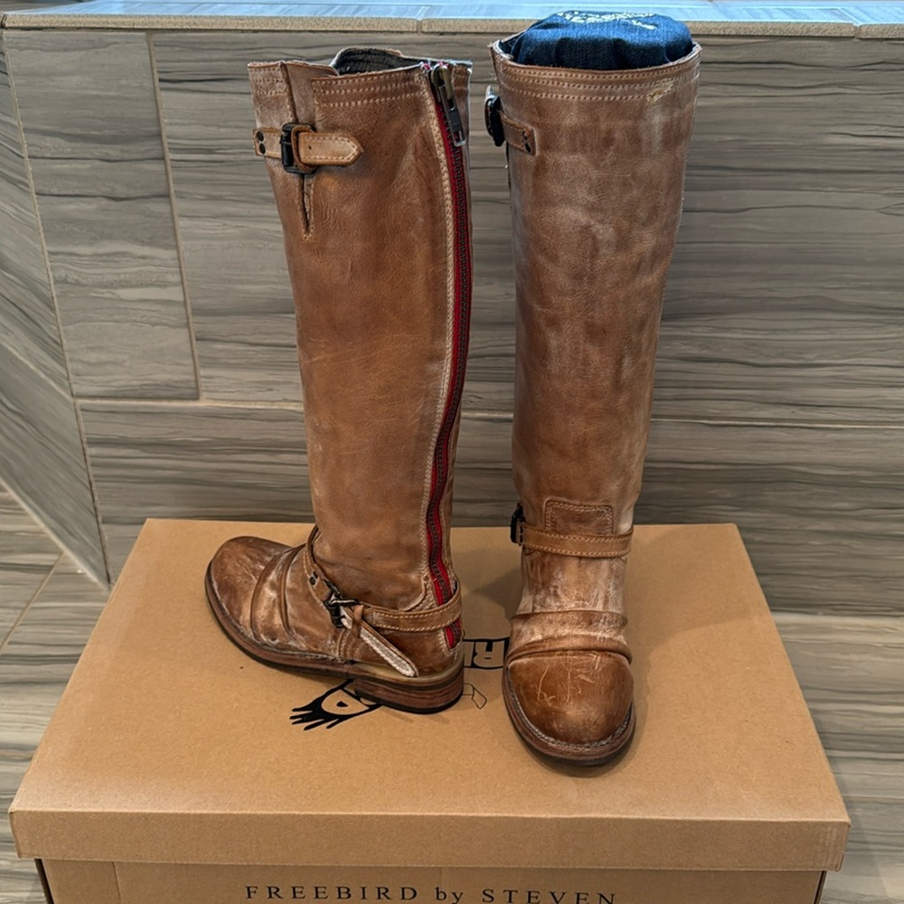 LIKE NEW Freebies Roadie Cognac Boots